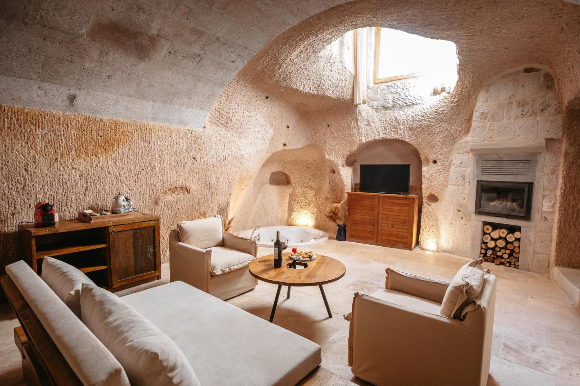 Millstone Cave Suites Hotel Ючхисар Екстериор снимка