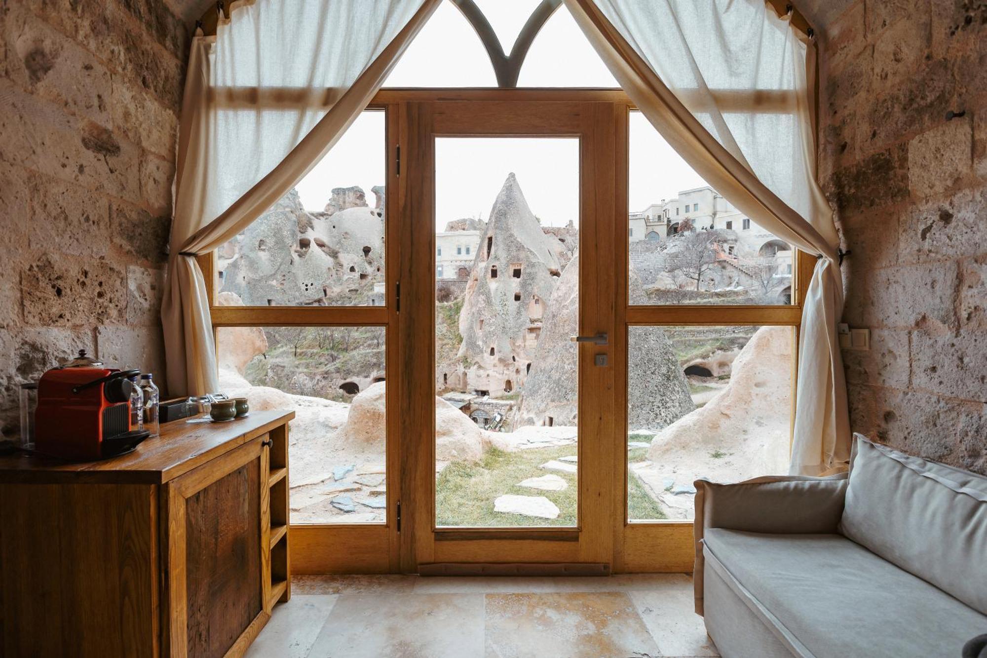 Millstone Cave Suites Hotel Ючхисар Екстериор снимка
