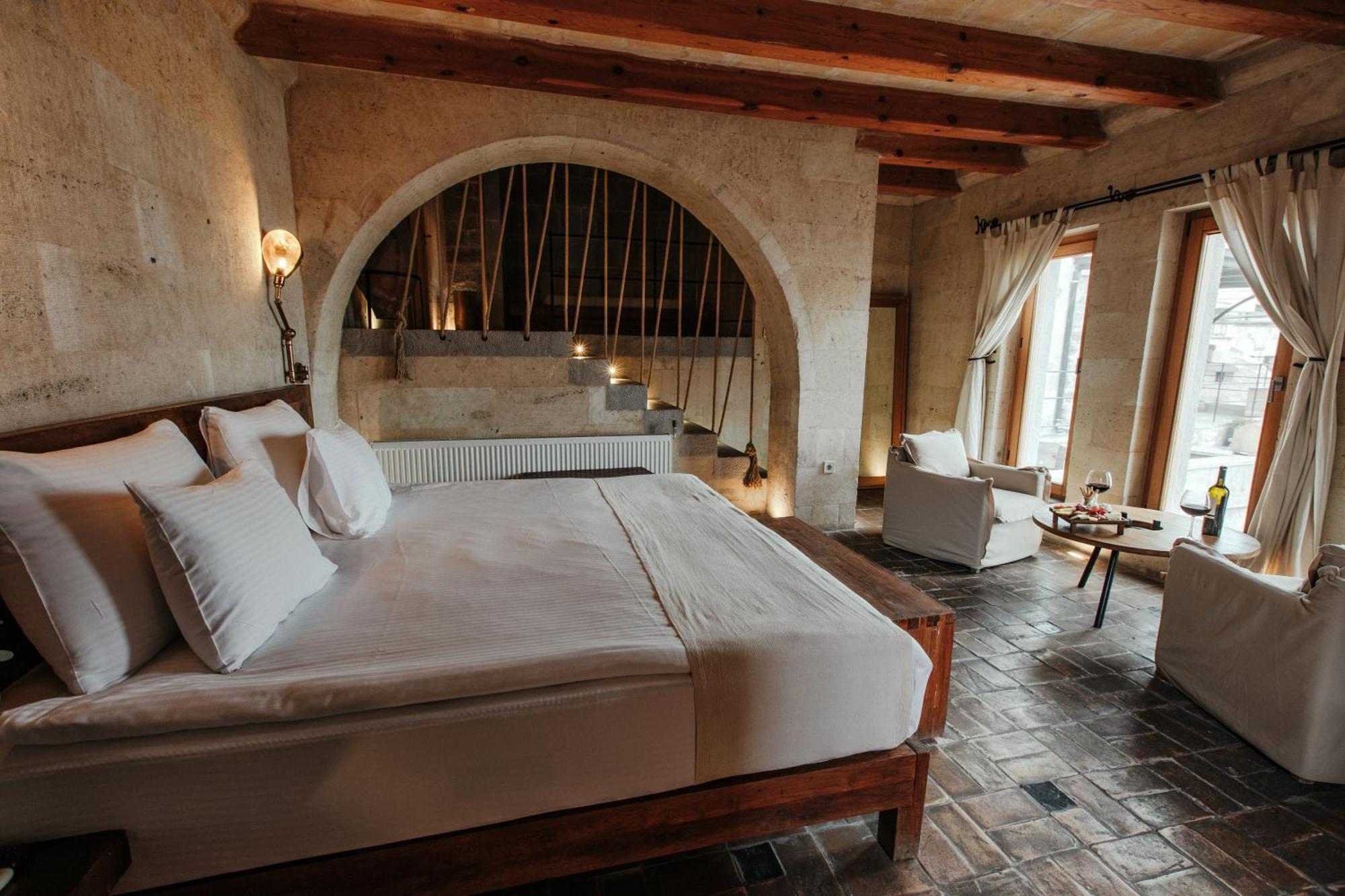 Millstone Cave Suites Hotel Ючхисар Екстериор снимка