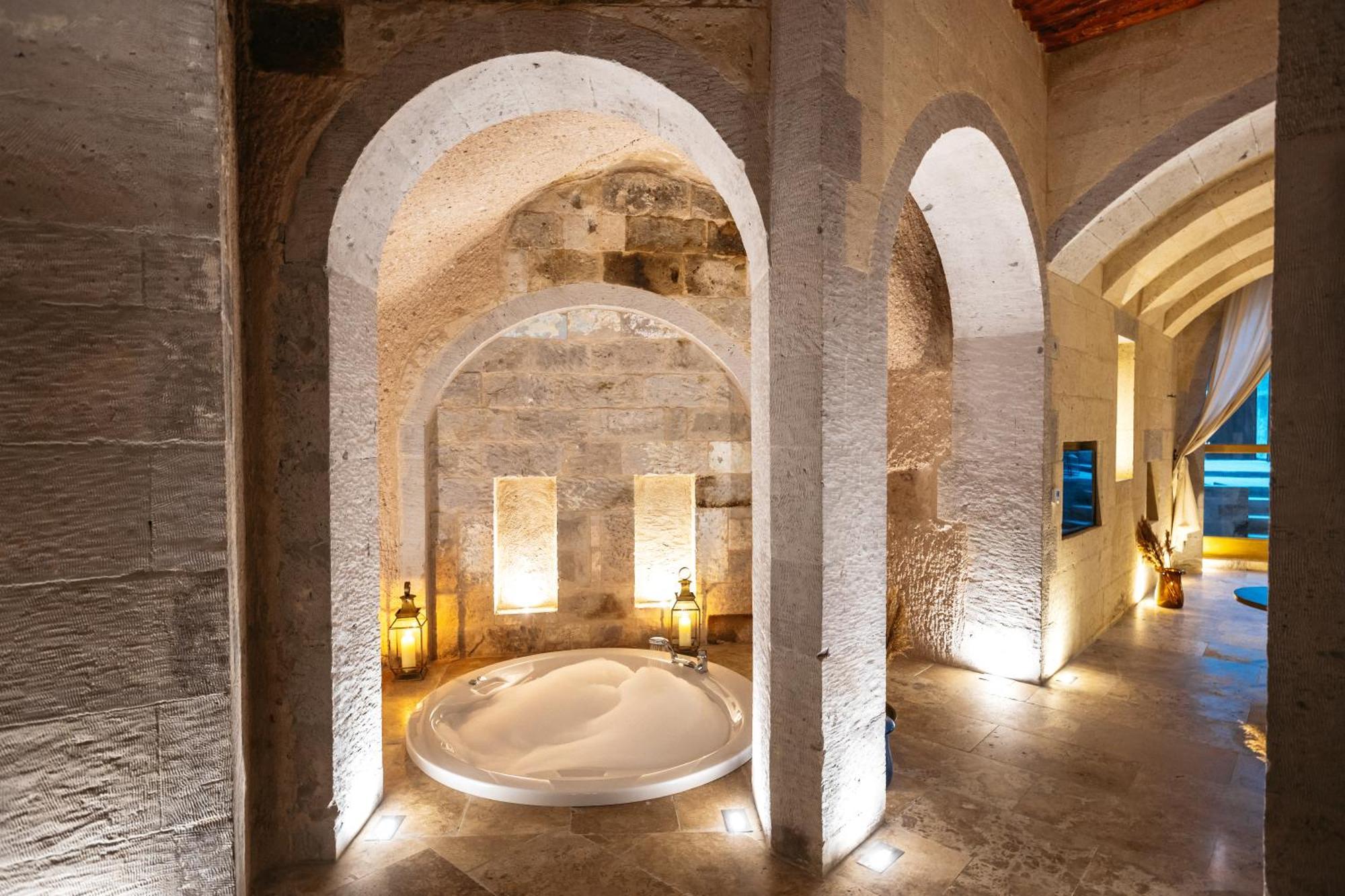 Millstone Cave Suites Hotel Ючхисар Екстериор снимка