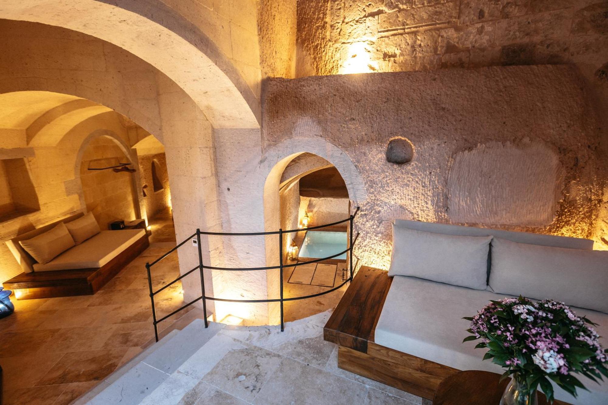 Millstone Cave Suites Hotel Ючхисар Екстериор снимка