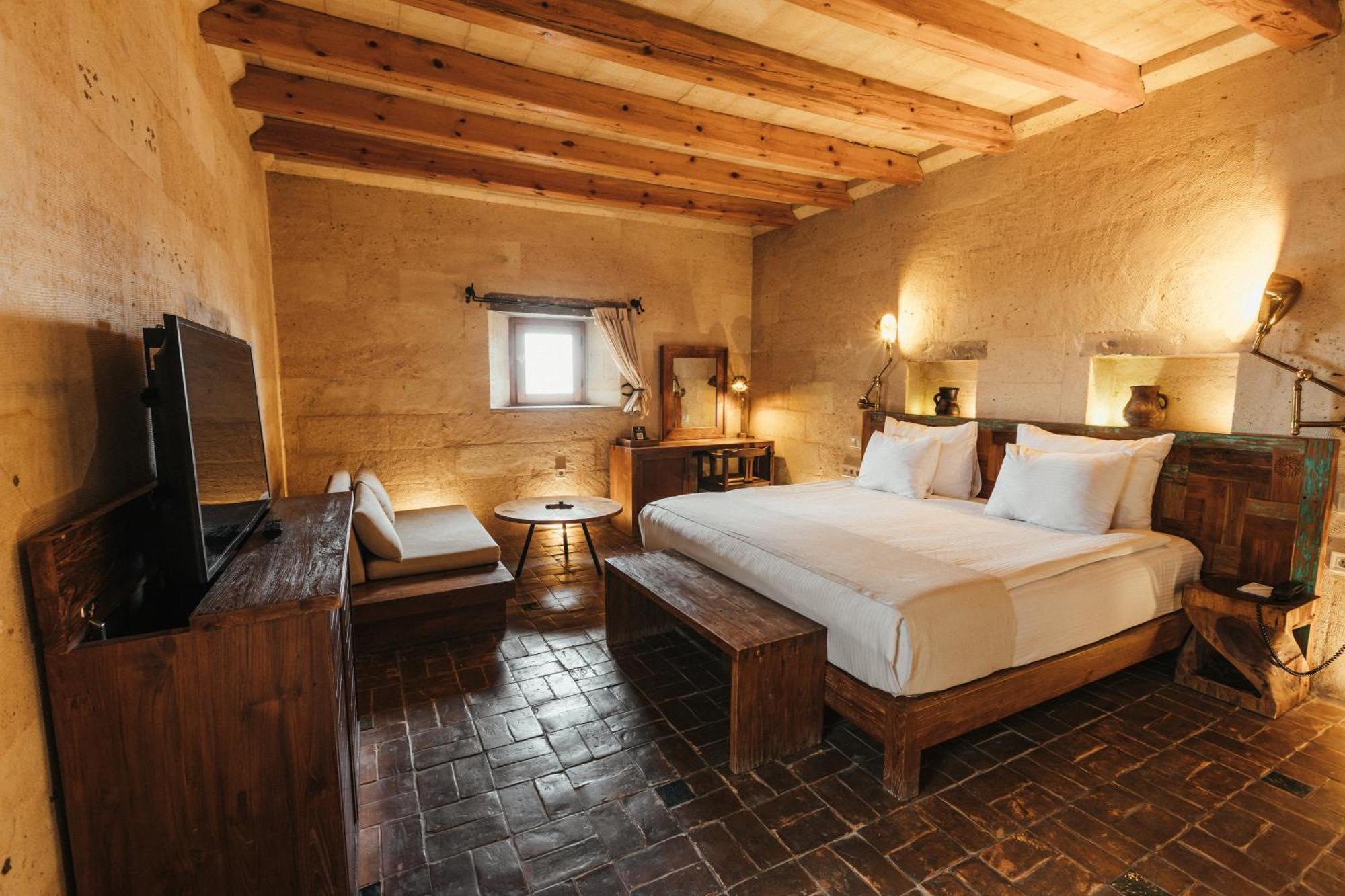 Millstone Cave Suites Hotel Ючхисар Екстериор снимка