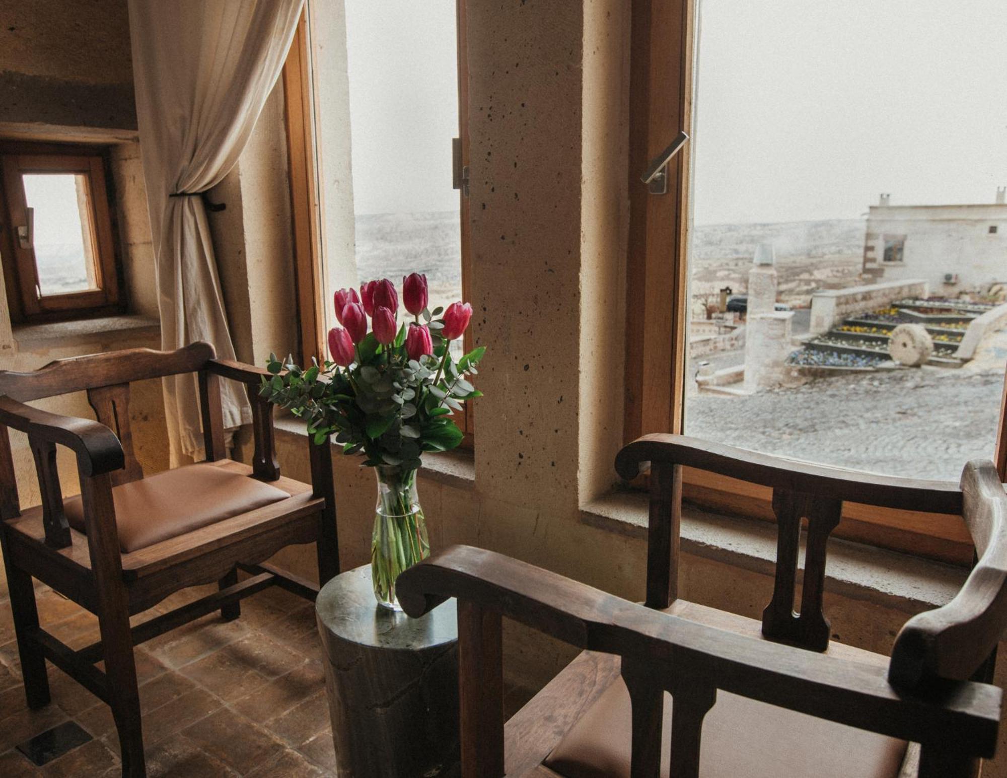 Millstone Cave Suites Hotel Ючхисар Екстериор снимка