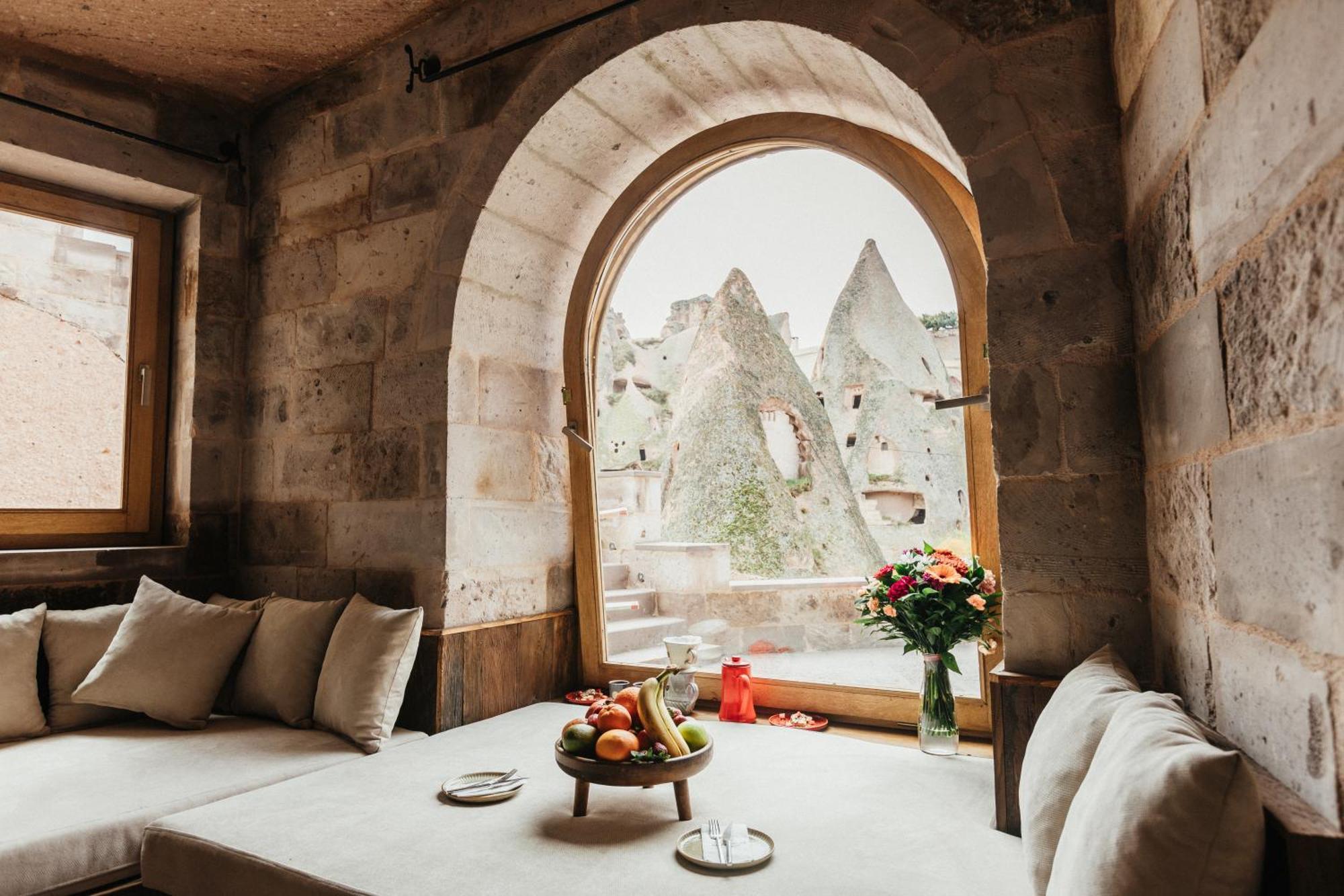 Millstone Cave Suites Hotel Ючхисар Екстериор снимка
