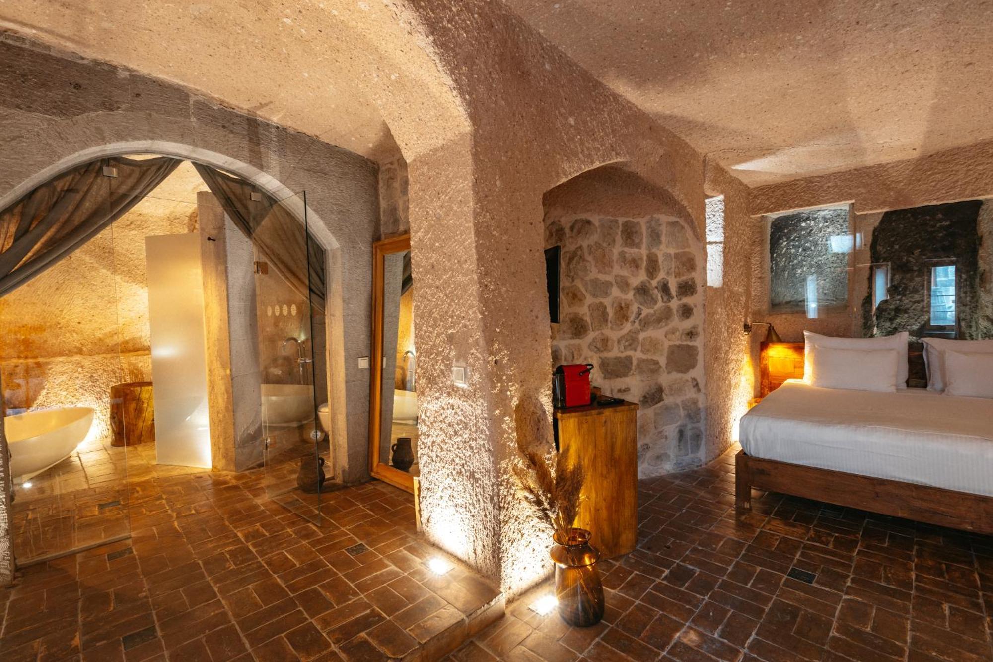 Millstone Cave Suites Hotel Ючхисар Екстериор снимка