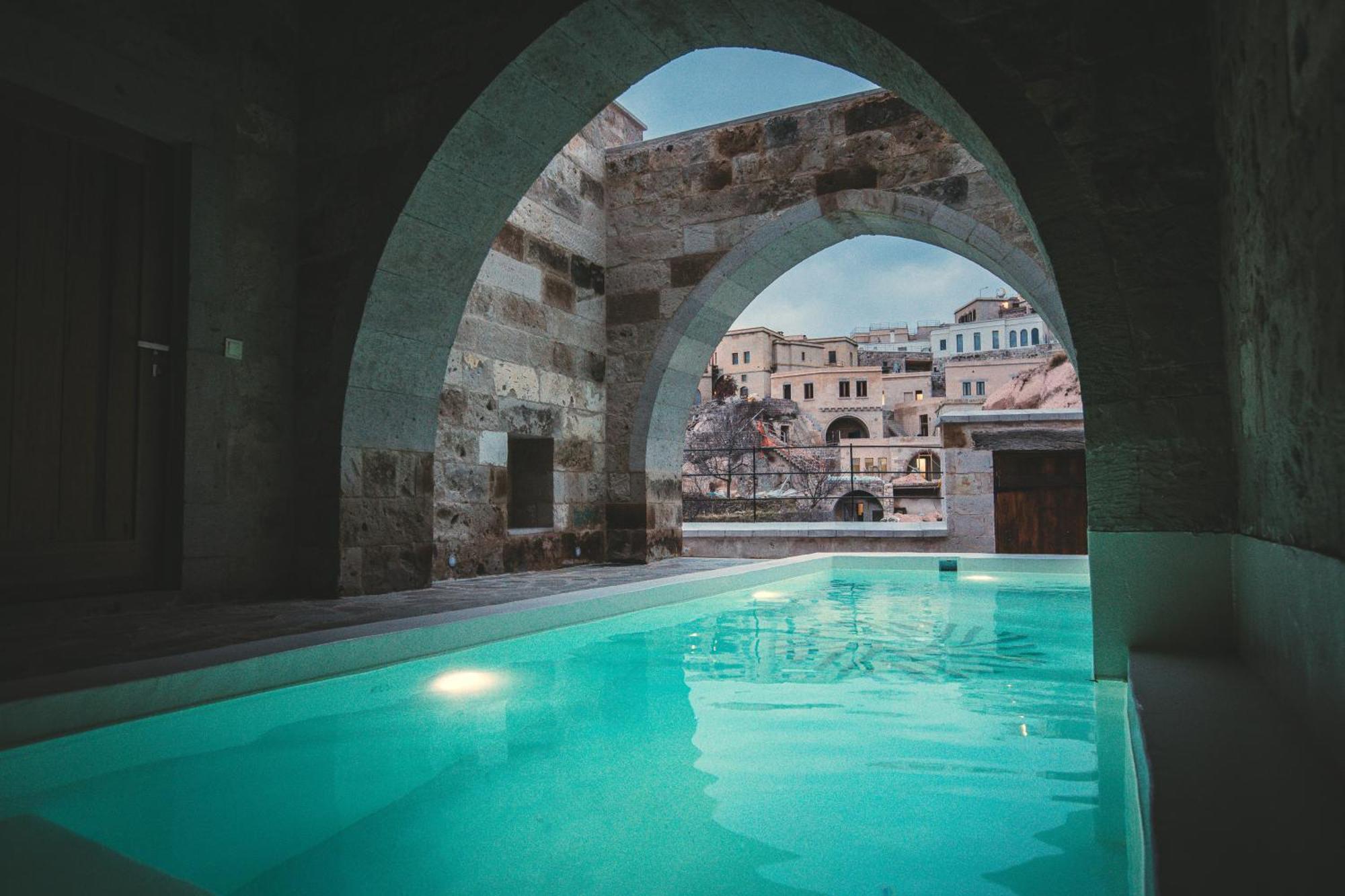 Millstone Cave Suites Hotel Ючхисар Екстериор снимка