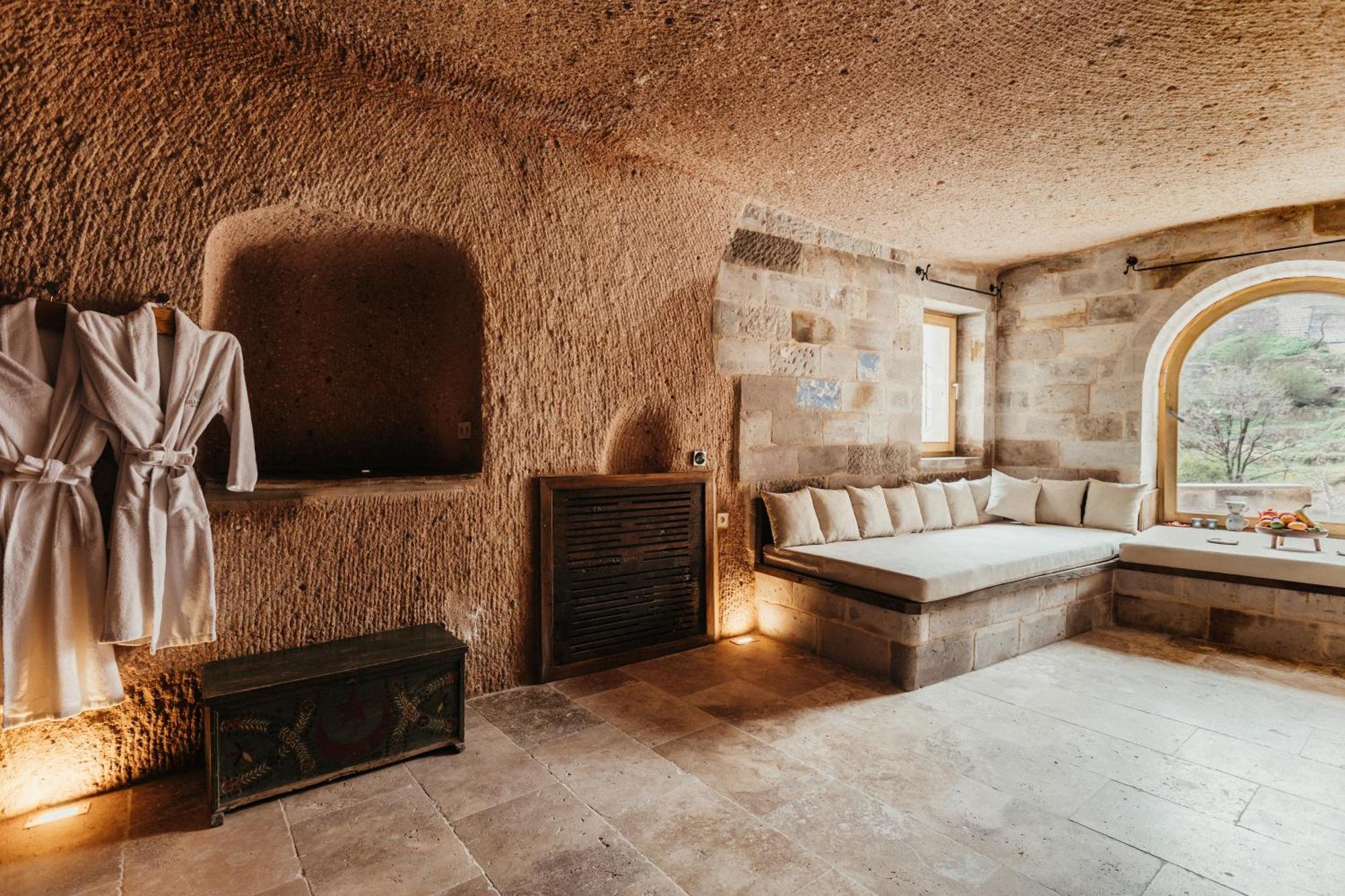 Millstone Cave Suites Hotel Ючхисар Екстериор снимка