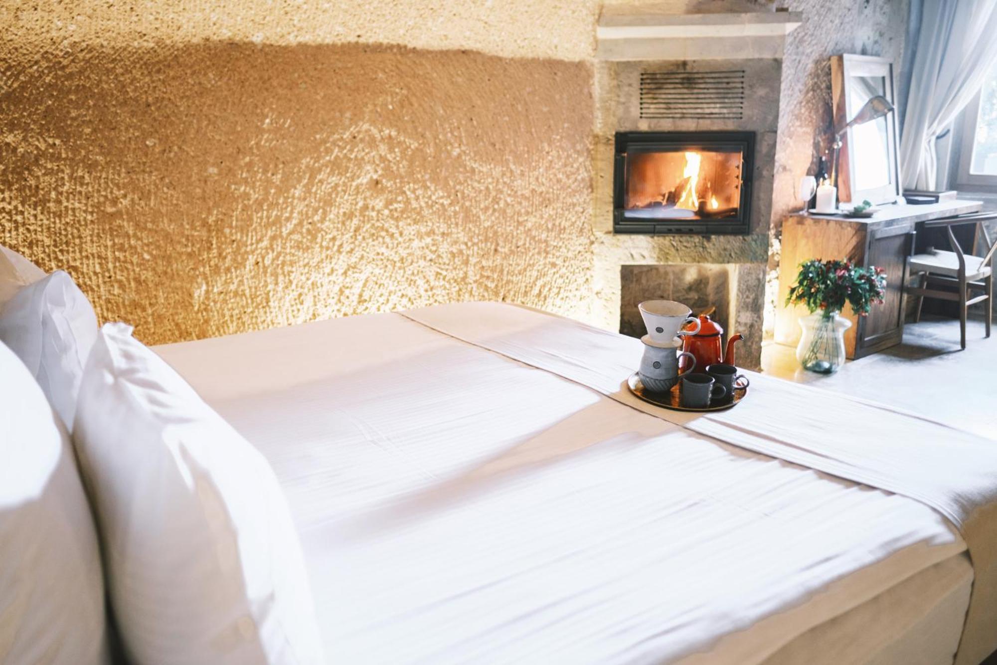 Millstone Cave Suites Hotel Ючхисар Екстериор снимка