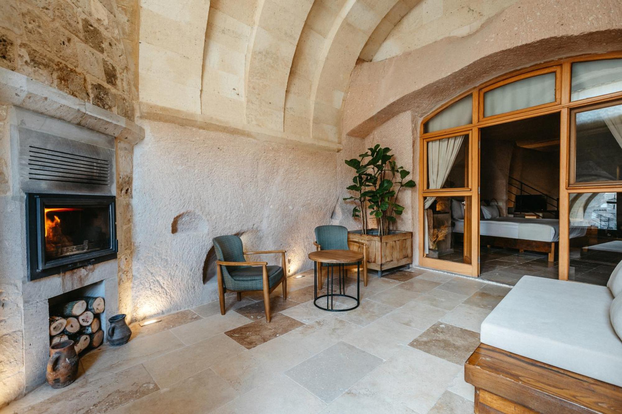 Millstone Cave Suites Hotel Ючхисар Екстериор снимка