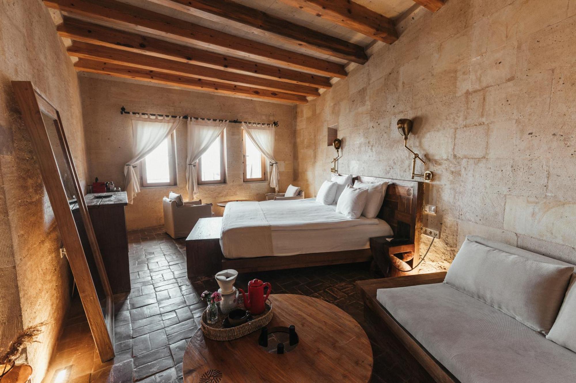 Millstone Cave Suites Hotel Ючхисар Екстериор снимка